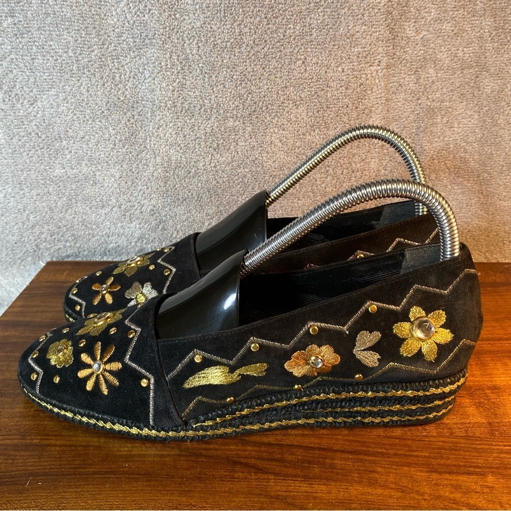 Stuart Shoes Black Flats‎ with Embroidered Floral Women’s 8.5 Made In Spain
